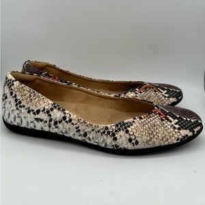 Naturalizer Snake leather flats, size 8.5 – chic comfort!